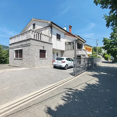 Eni Apartman *